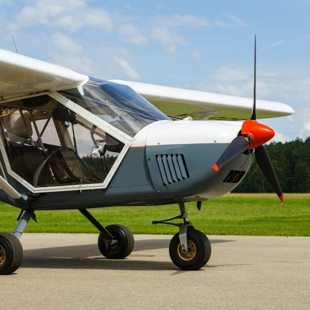 small-plane-before-take-off-e1630636423303.jpg small-plane-before-take-off-e1630636423303.jpg